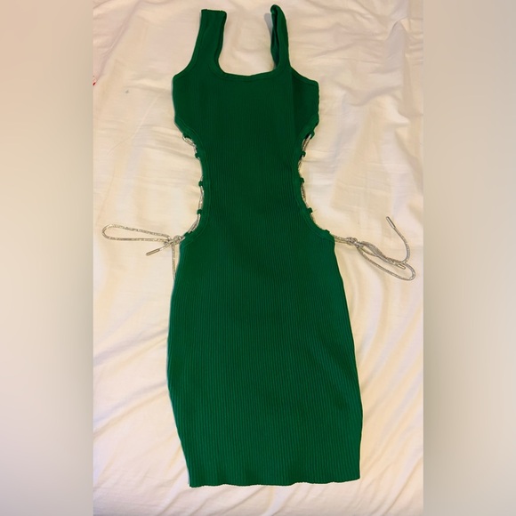 Selling - Picture 2 of 4